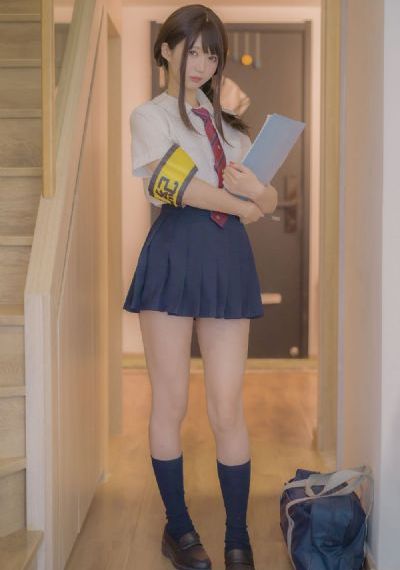 欧美时装最火超模写真_手机在线免费观看
