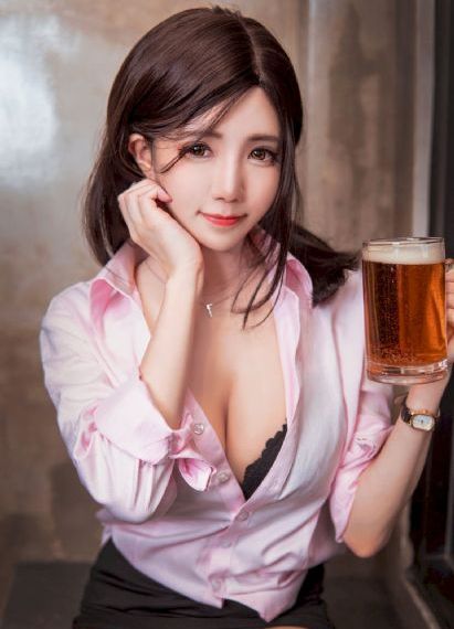 欧美女装款式图_1080超清在线观看