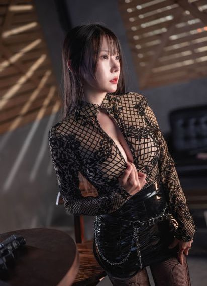 欧美帅哥从小到大混剪_无删减在线播放