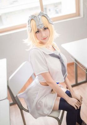 欧美大牌毛衣服装图片_电视剧在线观看